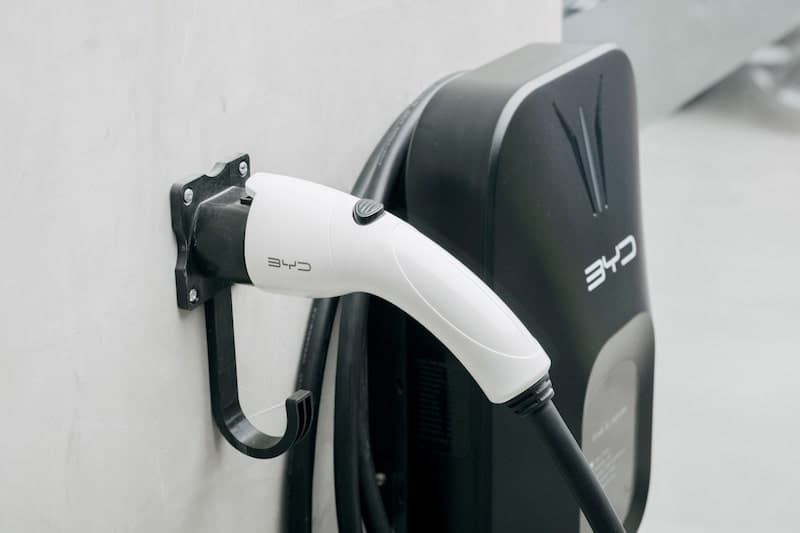 Wallbox e conector de recarga de veículo elétrico